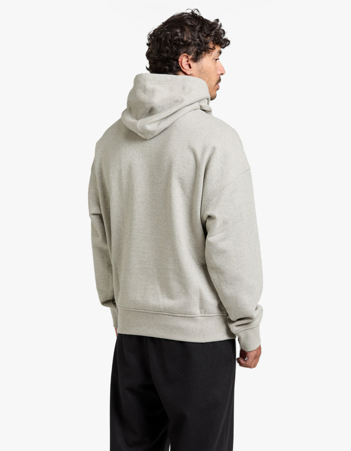 Polerón de polar con capucha gris oscuro