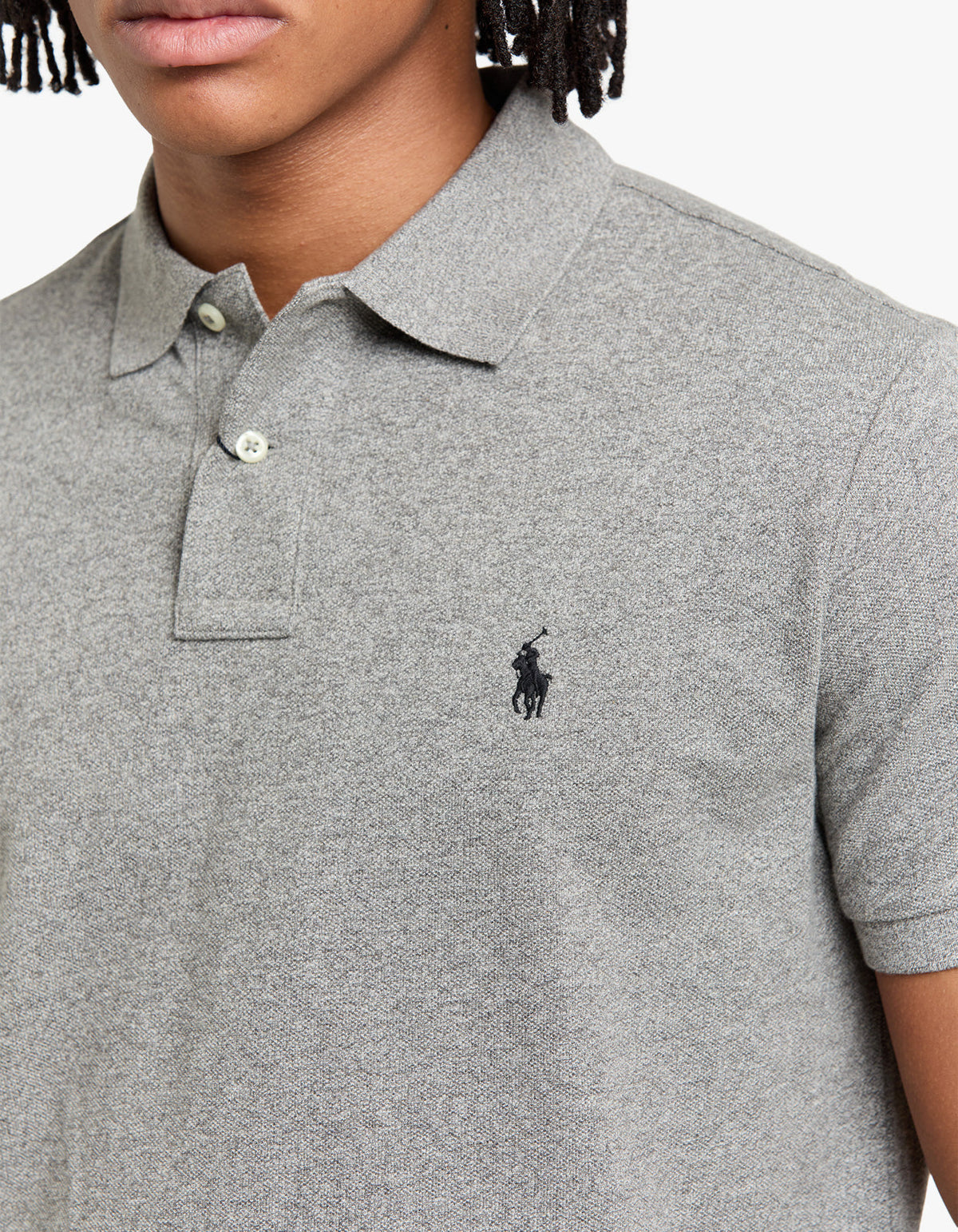Polo de piqué manga corta corte slim gris jaspeado
