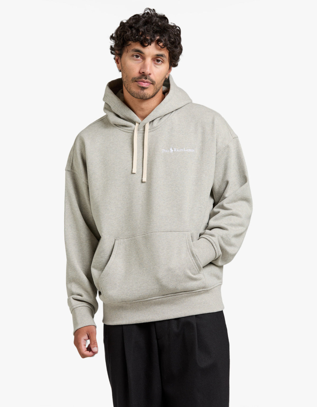 Polerón de polar con capucha gris oscuro