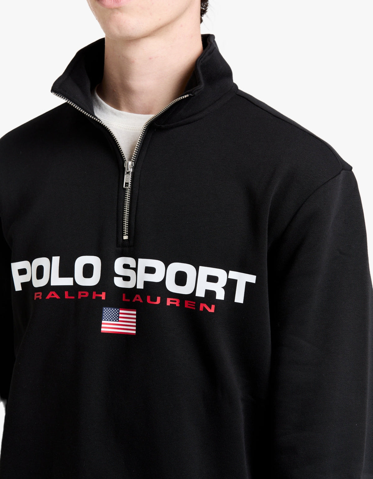 Polerón deportivo de polar negro y blanco