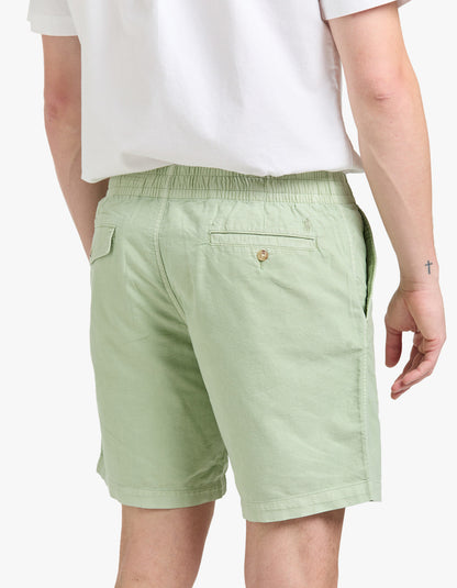 Short teñido verde piedra