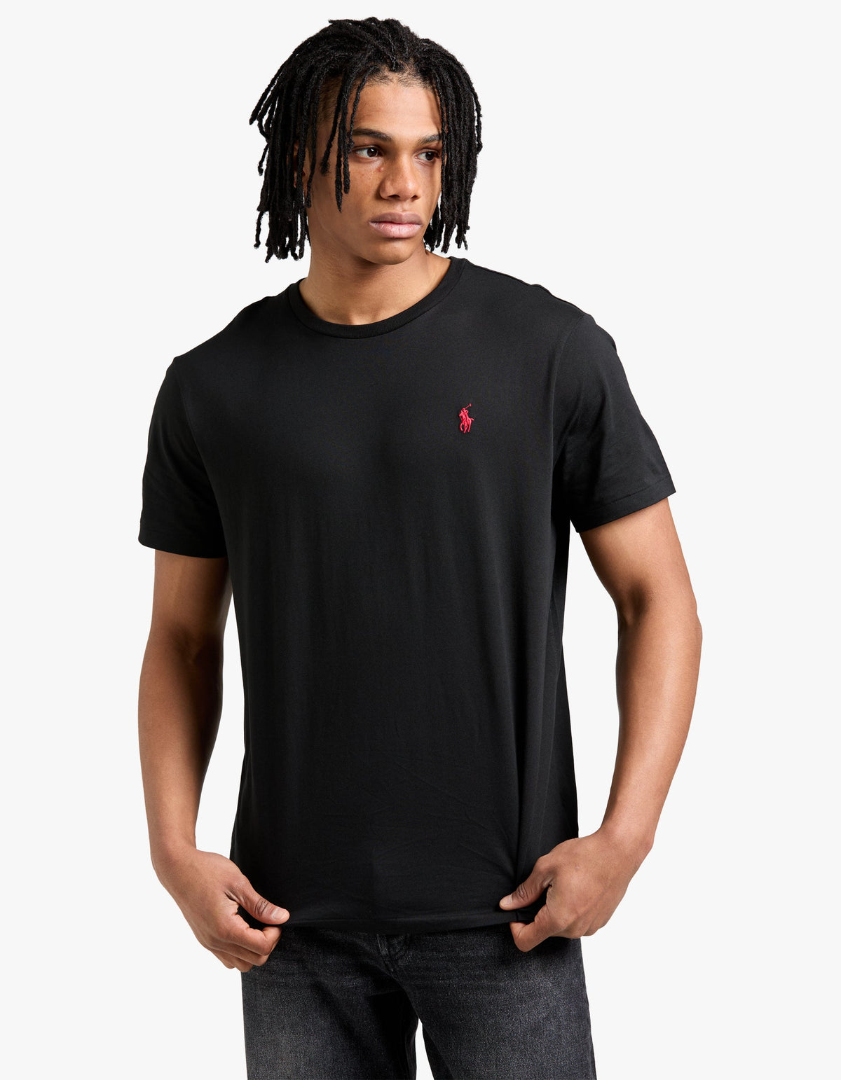 Polera cuello redondo corte slim negra