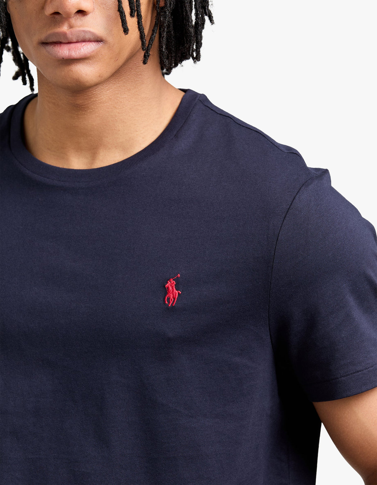 Polera cuello redondo corte slim azul tinta