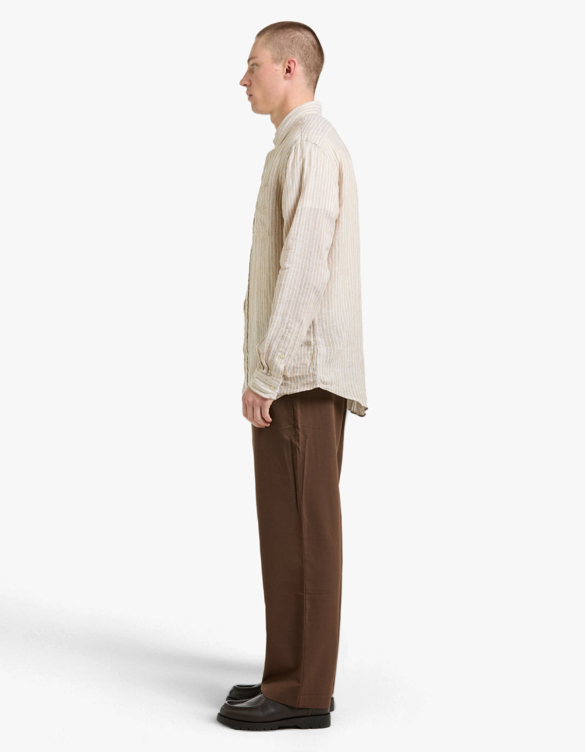 Camisa de lino a rayas beige y blanco
