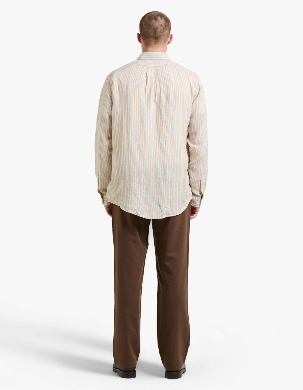 Camisa de lino a rayas beige y blanco
