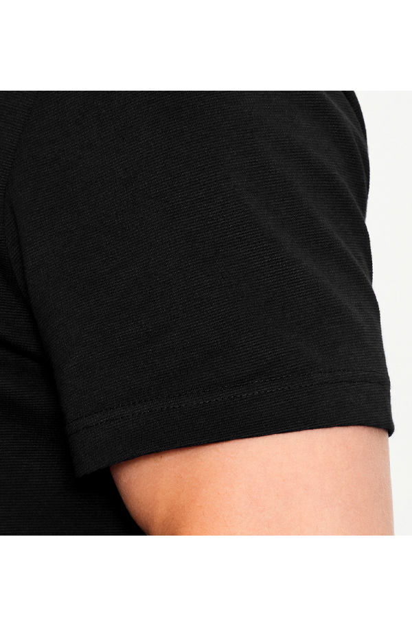 Polo de algodón negro