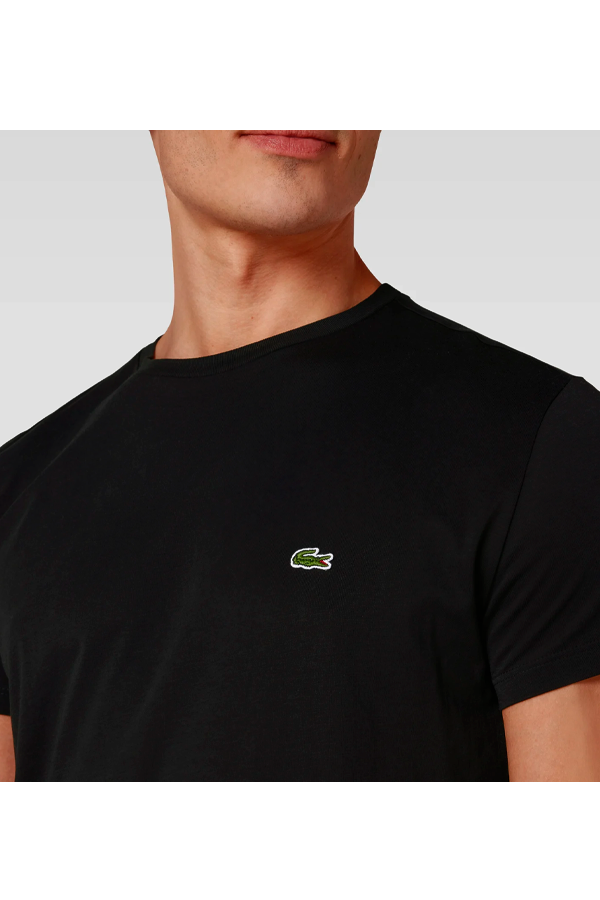 Polera básica de algodón negra