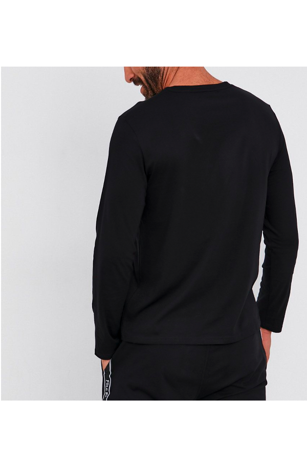 Polera manga larga cuello redondo negra