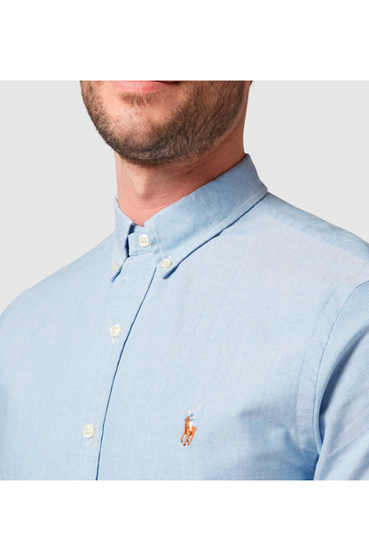 Camisa Oxford corte slim celeste